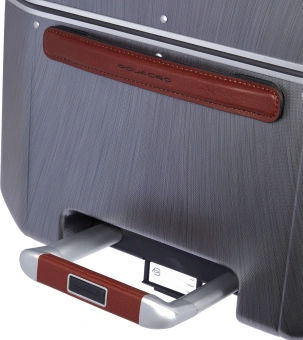 Чемодан Piquadro PQ-LM BV5213PQLM/NCU 42x37x80см 102л. 5.6кг. поликарбонат/натур.кожа серебристый - купить недорого с доставкой в интернет-магазине
