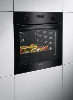 Духовой шкаф Электрический AEG BCE558370B черный - купить недорого с доставкой в интернет-магазине