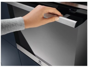 Духовой шкаф Электрический Electrolux EOE8P39WX черный/нержавеющая сталь - купить недорого с доставкой в интернет-магазине