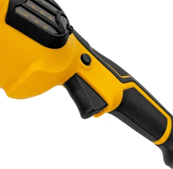 Полировальная машина Denzel CP-180 1400Вт 3000об/мин рез.шпин.:M14 d=180мм (27701) - купить недорого с доставкой в интернет-магазине