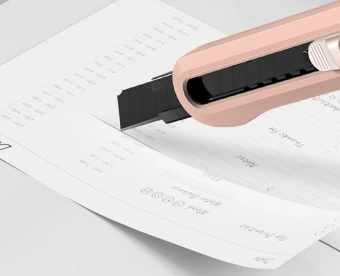 Нож канцелярский Deli ENS063PINK Nusign шир.лез.9мм выдвижное лезвие фиксатор усиленный сталь розовый - купить недорого с доставкой в интернет-магазине