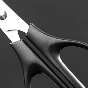 Ножницы Deli EM600 офисные 170мм ручки пластиковые сталь ассорти чехол с европод. - купить недорого с доставкой в интернет-магазине