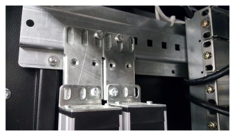 Блок распределения питания Rem R-16-20S-A-1420-3 верт.размещ. 20xSchuko базовые 16A Schuko 3м - купить недорого с доставкой в интернет-магазине