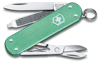 Нож перочинный Victorinox Classic SD Alox Minty Mint (0.6221.221G) 58мм 5функц. подар.коробка - купить недорого с доставкой в интернет-магазине