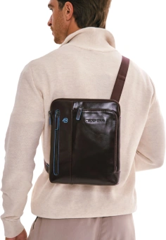 Сумка Piquadro Blue Square CA1816B2/MO коричневая натур.кожа - купить недорого с доставкой в интернет-магазине