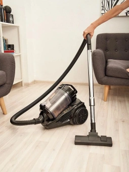 Пылесос Scarlett Золотая коллекция SC-VC80C307 2200Вт черный - купить недорого с доставкой в интернет-магазине