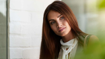 Расческа-выпрямитель Philips BHH880/00 черный макс.темп.:200С покрытие:керамико-турмалиновое - купить недорого с доставкой в интернет-магазине