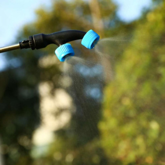 Опрыскиватель Deko DKSP10 аккум. наплеч. 16л желтый (065-0942) - купить недорого с доставкой в интернет-магазине