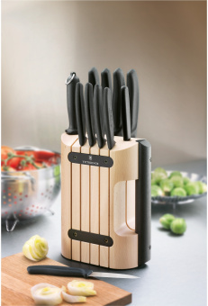 Набор ножей кухон. Victorinox Swiss Classic Swiss Classic (6.7153.11) компл.:11предм. с подставкой черный подар.коробка - купить недорого с доставкой в интернет-магазине