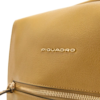Рюкзак женский Piquadro Patricia CA6772W140/G горчичный натур.кожа - купить недорого с доставкой в интернет-магазине