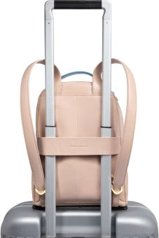 Рюкзак женский Piquadro Blue Square CA6677B2/RO2 пудровый кожа - купить недорого с доставкой в интернет-магазине